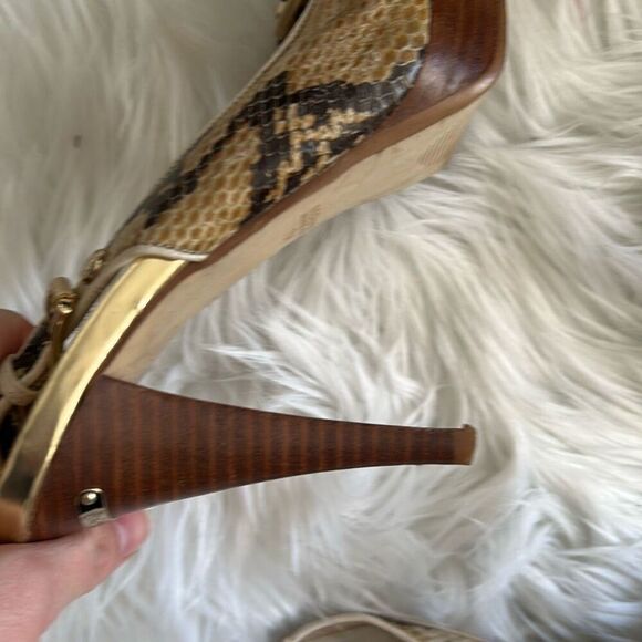 Michael kors heels size 7 animal print gold high heels 4 inch heel with platform - Picture 6 of 6